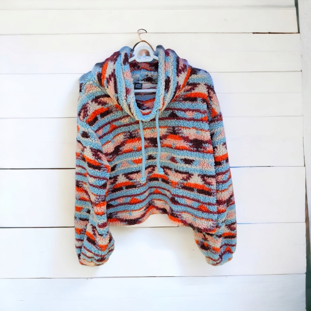 Fable pullover size Medium